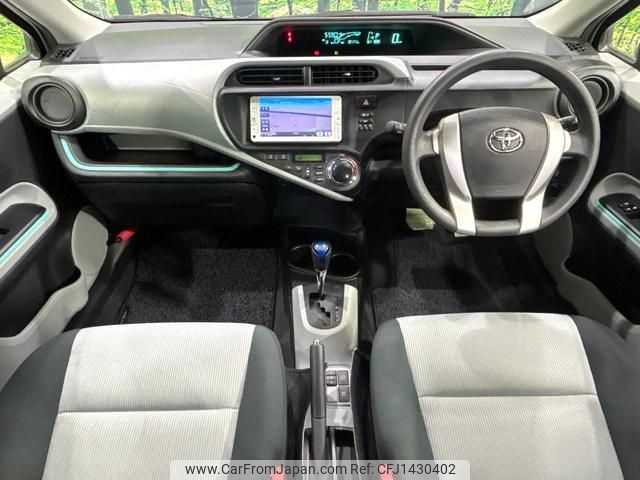 toyota aqua 2012 CFJ1430402 image 2