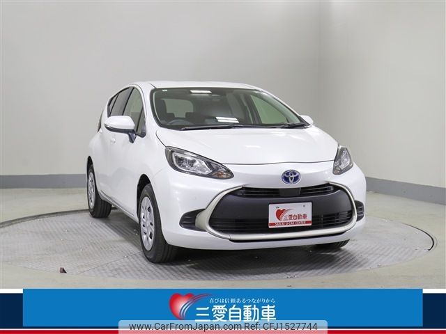 toyota aqua 2024 CFJ1527744 image 1