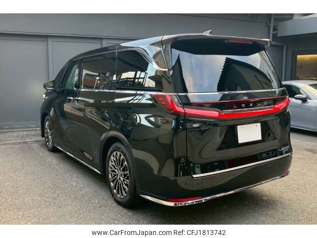 lexus lexus-lm 2025 CFJ1813742 image 2
