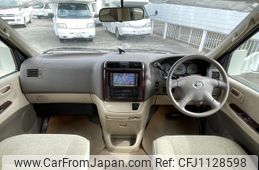 toyota grand-hiace 2003 GOO_JP_700040407230250407001