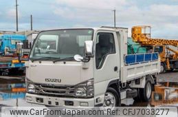 isuzu-elf-truck-2015-19049-car_f0e99cb5-304f-4b31-825f-61b9ad549165