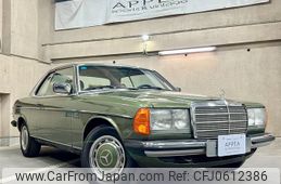 mercedes-benz medium-class 1982 GOO_JP_700057071230241219002