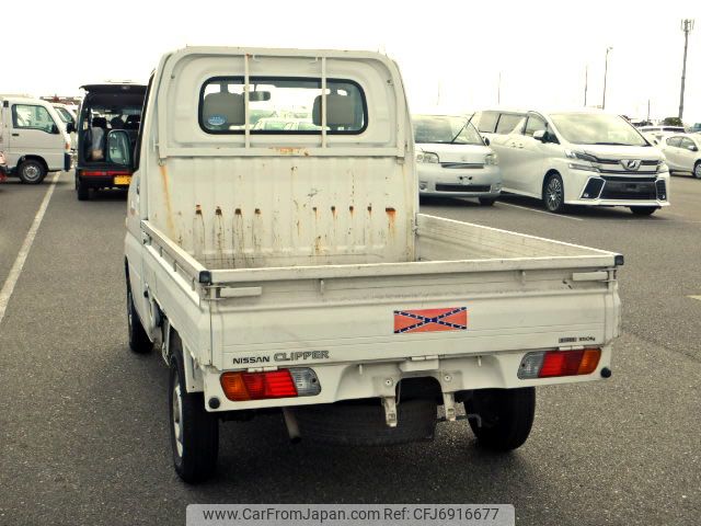 nissan-clipper-truck-2005-900-car_f10fb4be-340d-4d34-8371-18702831f466