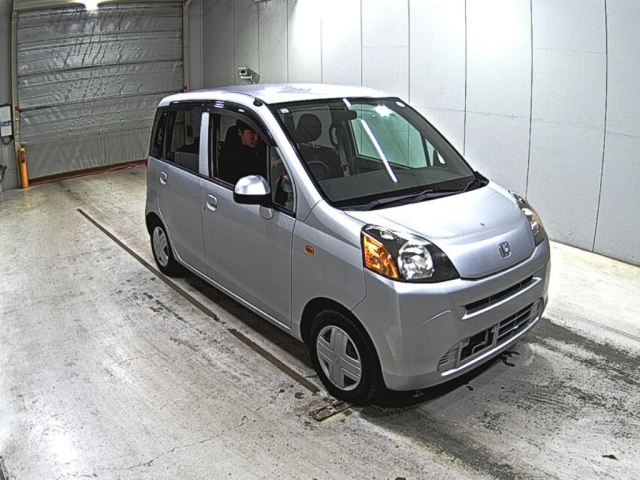 car_f11ac120-9c30-441a-8a06-