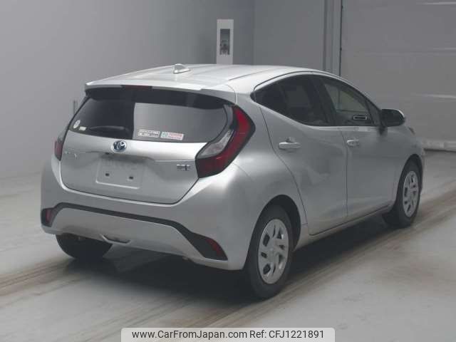toyota aqua 2022 -TOYOTA--AQUA 6AA-MXPK11--MXPK11-2062219---TOYOTA--AQUA 6AA-MXPK11--MXPK11-2062219- image 2