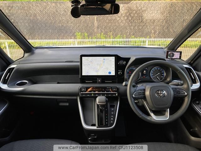 toyota noah 2024 quick_quick_6AA-ZWR90W_ZWR90-0179142 image 2