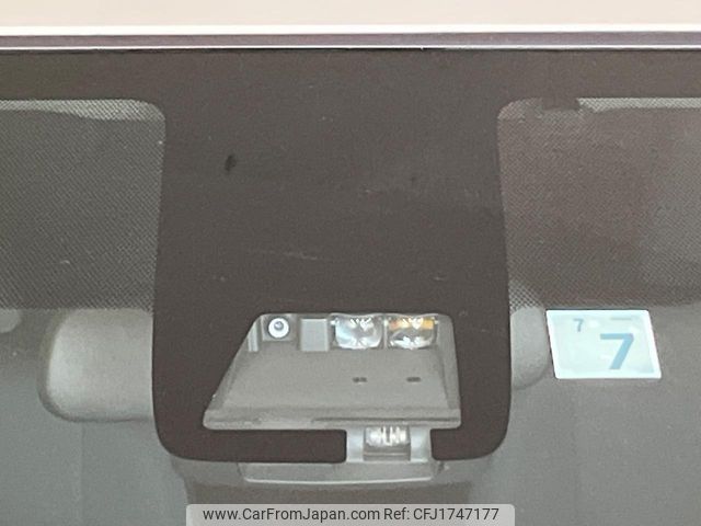 toyota aqua 2018 CFJ1747177 image 2