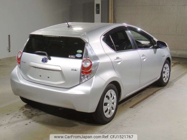 toyota aqua 2012 CFJ1521767 image 2