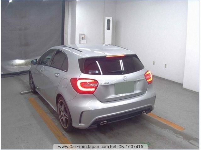 mercedes-benz a-class 2015 CFJ1607415 image 2