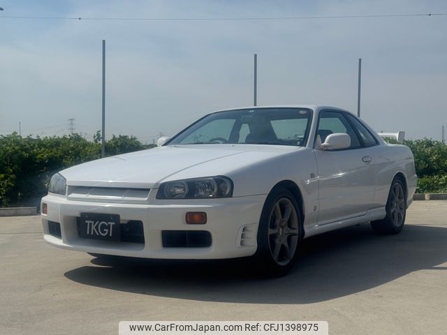 nissan skyline 2000 2100635 image 1