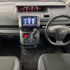 toyota voxy 2013 -TOYOTA--Voxy DBA-ZRR70W--ZRR70-0590092---TOYOTA--Voxy DBA-ZRR70W--ZRR70-0590092- image 2