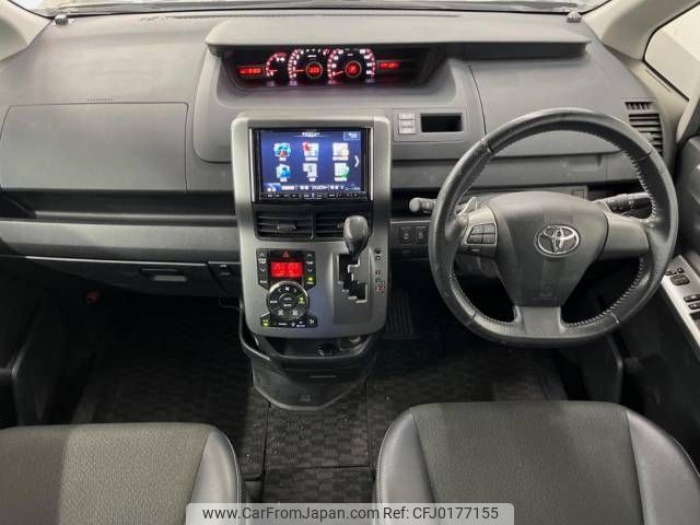 toyota voxy 2013 -TOYOTA--Voxy DBA-ZRR70W--ZRR70-0590092---TOYOTA--Voxy DBA-ZRR70W--ZRR70-0590092- image 2