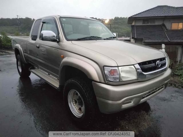 toyota hilux-sports-pick-up 2004 GOO_NET_EXCHANGE_1002907A30241107W001 image 2