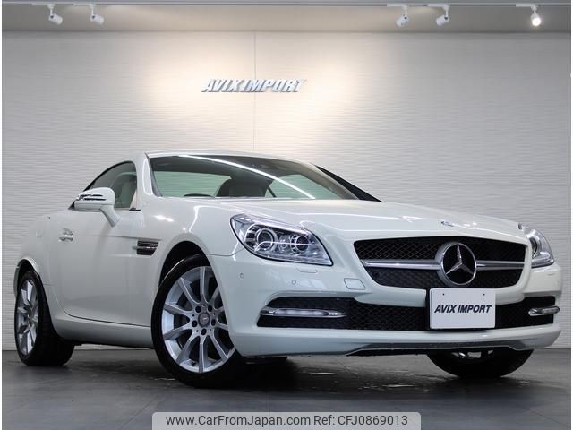 mercedes-benz slk-class 2011 quick_quick_172448_WDD1724482F021895 image 2