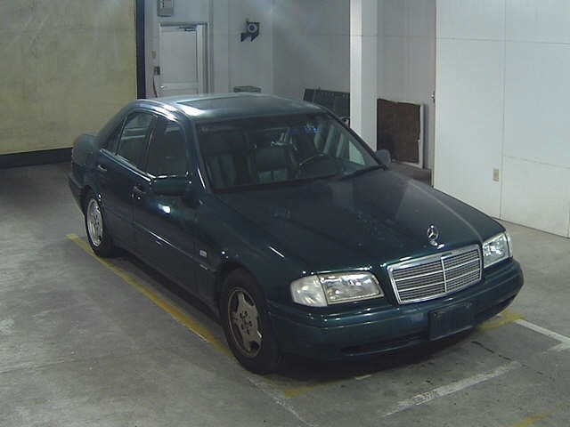 Mercedes-Benz C-Klasse Notarzt 限定999台 Mercedes-Benz C-Klasse Notarzt 限定999台