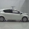 toyota aqua 2018 CFJ1568074 image 8