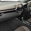 toyota c-hr 2017 quick_quick_DAA-ZYX10_ZYX10-2010657 image 3