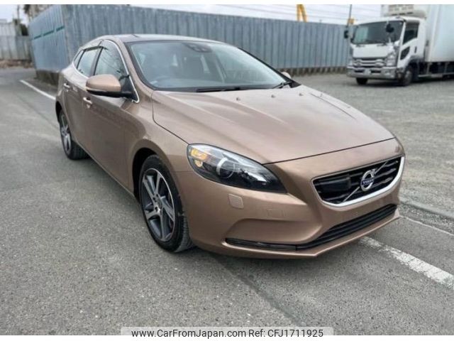 volvo v40 2016 CFJ1711925 image 1