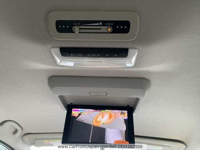 nissan serena 2016 NIKYO_QC82943 image 1
