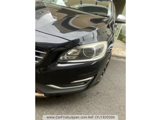 volvo v60 2015 CFJ1820306 image 2