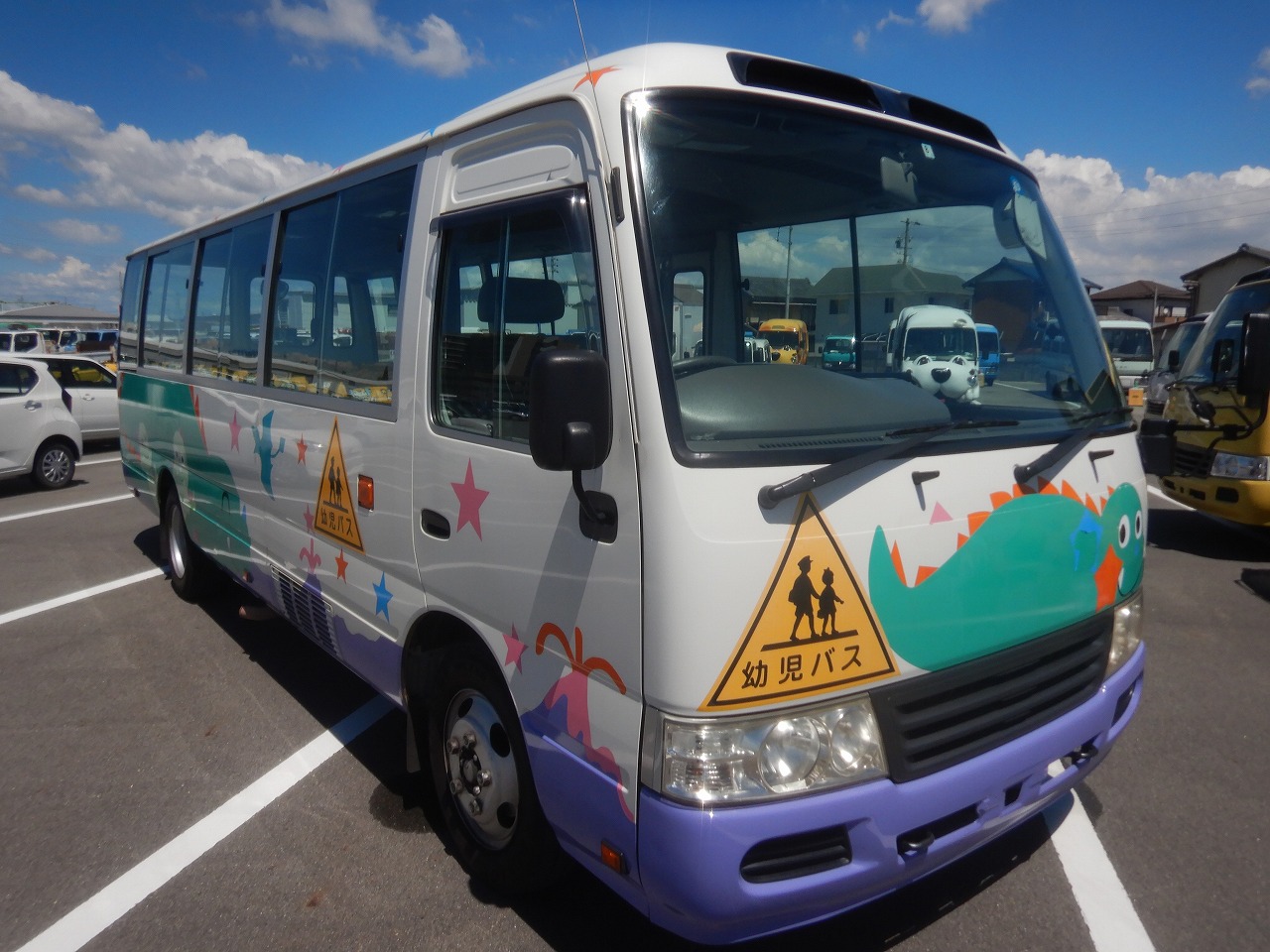 car_f1ff83a3-58f0-4555-aa0e-