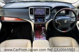 toyota crown-majesta 2014 504928-922985