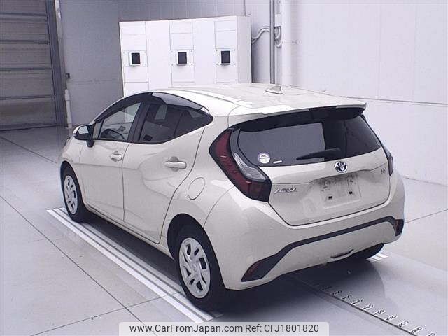 toyota aqua 2022 CFJ1801820 image 2