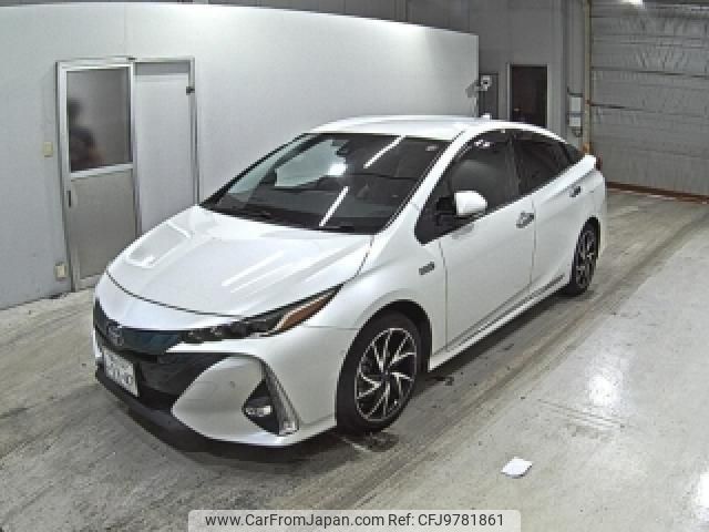 toyota prius-phv 2017 quick_quick_DLA-ZVW52_ZVW52-3034650 image 1