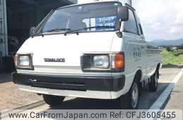 toyota-townace-truck-1984-9082-car_f259b497-4b8b-480f-82b5-229596fd274e