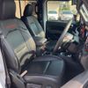jeep gladiator 2023 CFJ1395127 image 32