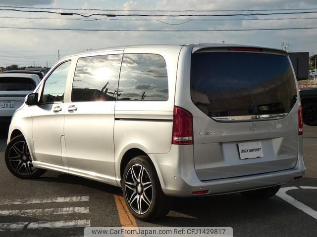 mercedes-benz v-class 2018 quick_quick_447811_WDF44781123341408 image 2