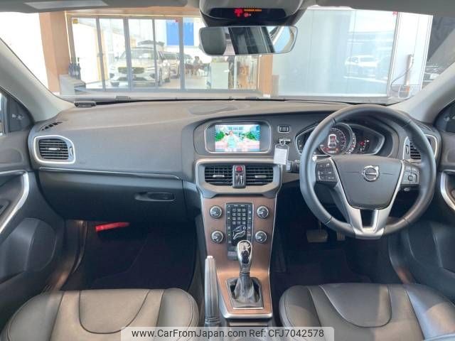 volvo v40 2018 -VOLVO--Volvo V40 DBA-MB4154T--YV1MV2920J2461993---VOLVO--Volvo V40 DBA-MB4154T--YV1MV2920J2461993- image 2