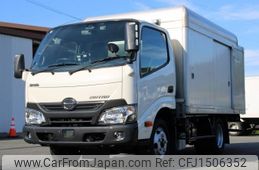 hino dutro 2016 CFJ1506352