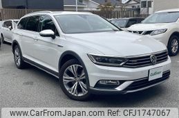 volkswagen passat 2018 CFJ1747067