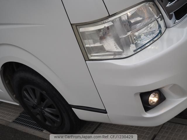 toyota hiace-wagon 2012 GOO_JP_700120021230250602001 image 2