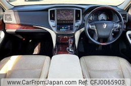 toyota crown-majesta 2014 504928-922985