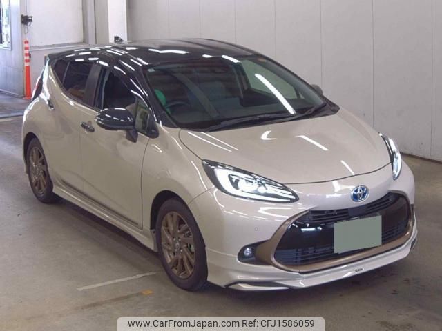 toyota aqua 2025 CFJ1586059 image 1