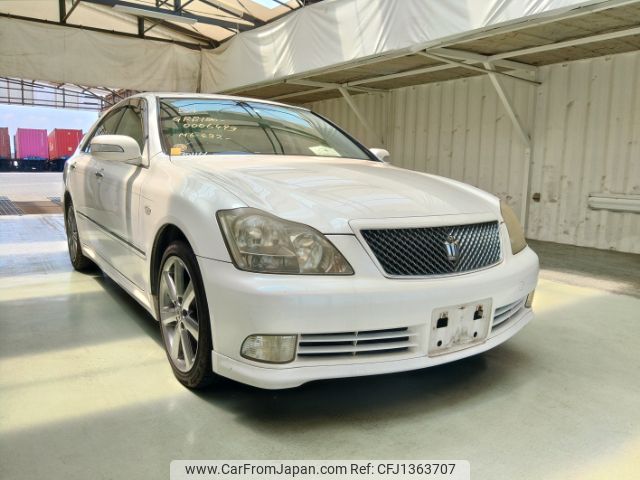 toyota crown 2004 ENHANCEAUTO_1_ea301156 image 1