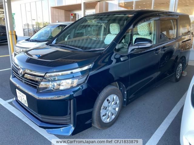 toyota voxy 2015 CFJ1833879 image 2