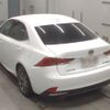 lexus is 2016 CFJ1846479 image 7