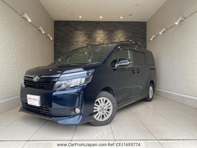 toyota voxy 2017 CFJ1695774 image 1
