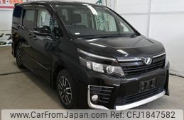toyota voxy 2014 CFJ1847582
