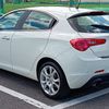 alfa-romeo giulietta 2012 2 image 5