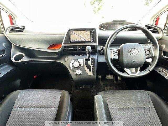 toyota sienta 2018 504928-924603 image 1