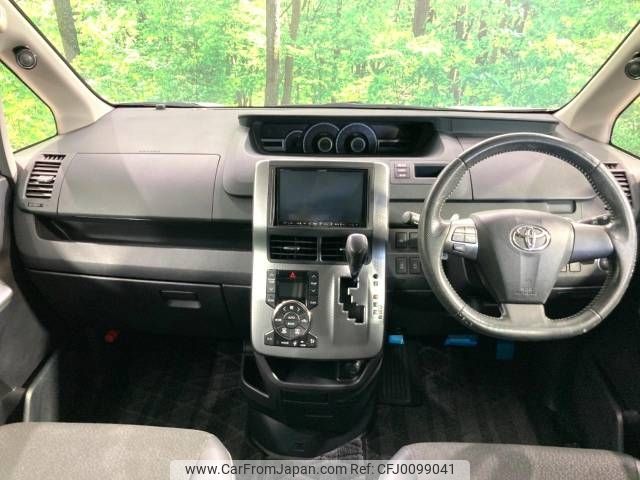 toyota voxy 2013 -TOYOTA--Voxy DBA-ZRR70W--ZRR70-0574550---TOYOTA--Voxy DBA-ZRR70W--ZRR70-0574550- image 2