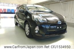 toyota aqua 2013 CFJ1534950