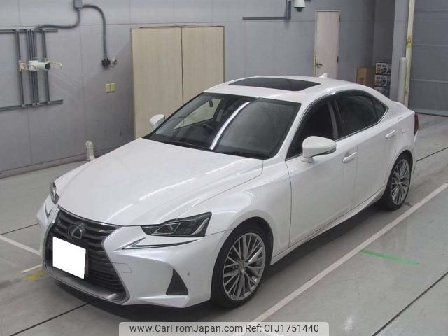 lexus is 2016 CFJ1751440 image 2