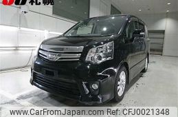 toyota noah 2013 -TOYOTA--Noah ZRR75W--0110185---TOYOTA--Noah ZRR75W--0110185-