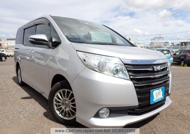 toyota noah 2014 REALMOTOR_N2023080338A-7 image 2