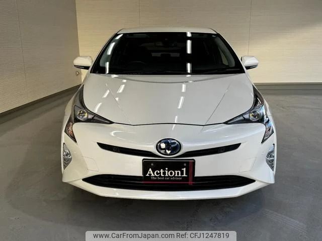 toyota prius 2018 38 image 2